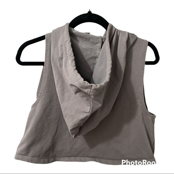 𝅺saski gray Cropped Hoodie size large - Picture 2 of 3